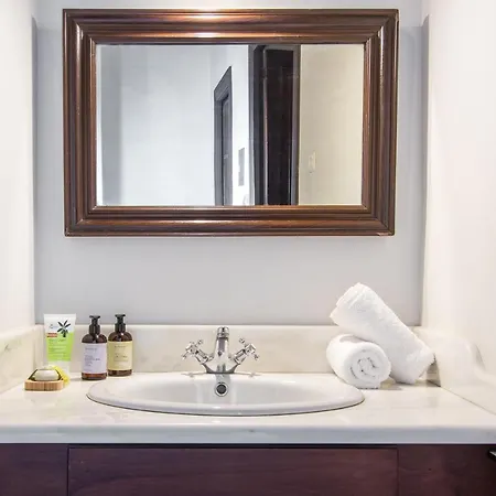 Casa Ari - Venetian Port Apartment